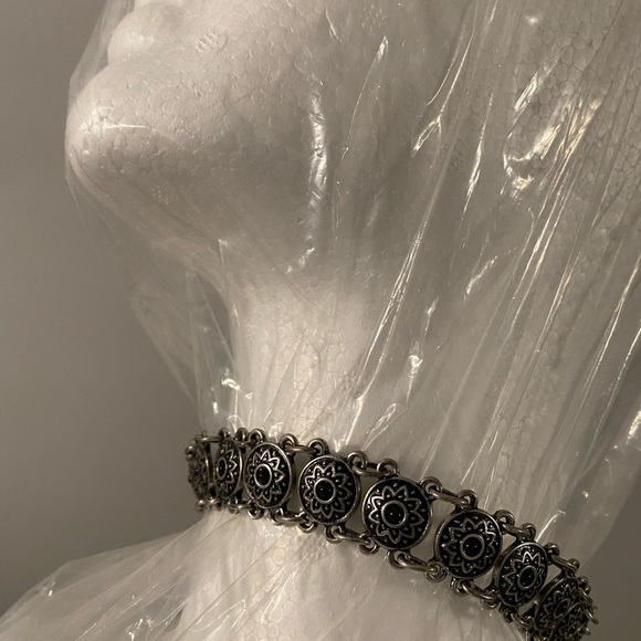 Necklace - Picture 1 of 3